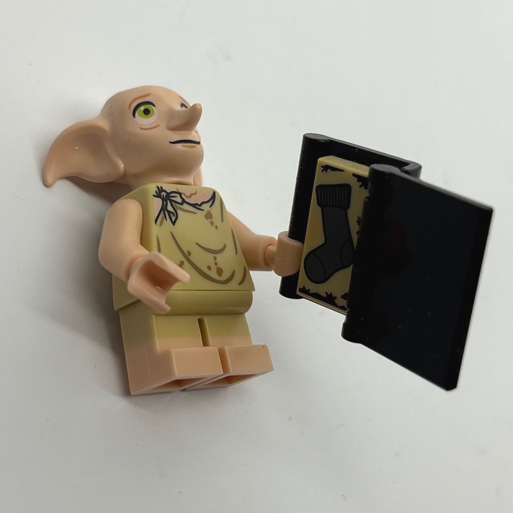 LEGO Harry Potter 71022 Dobby Minifigure with Diary and Sock Accessory 2018 - Picture 7 of 7